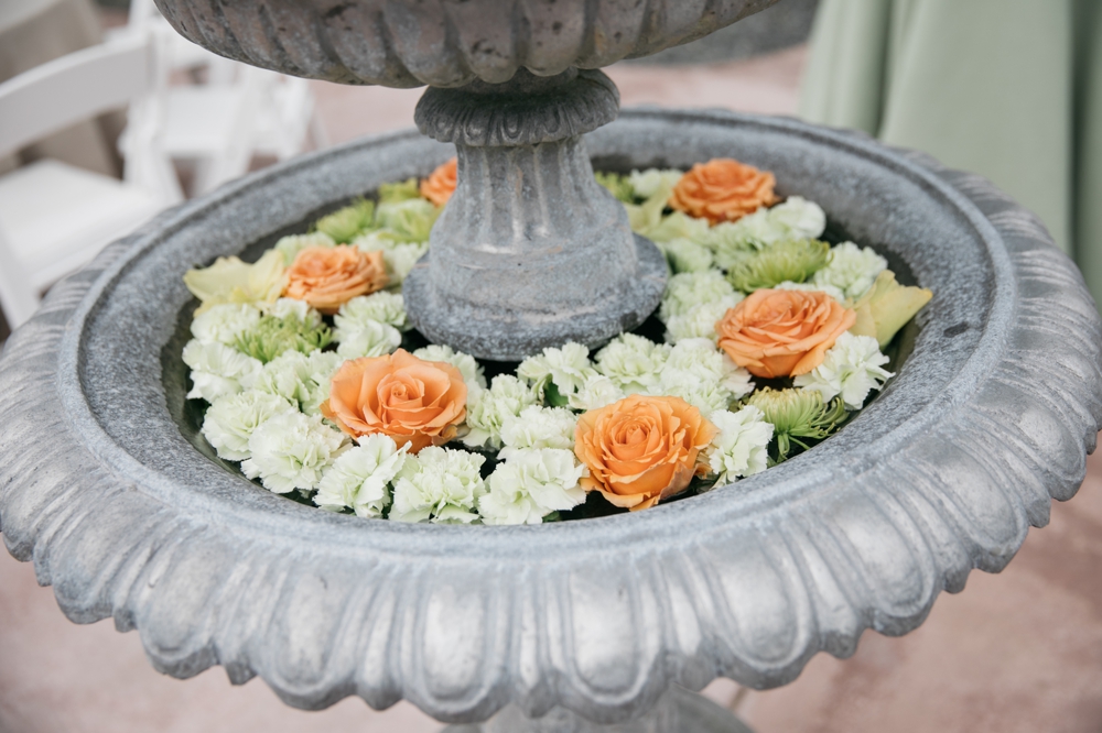 bird_bath_with_flowers