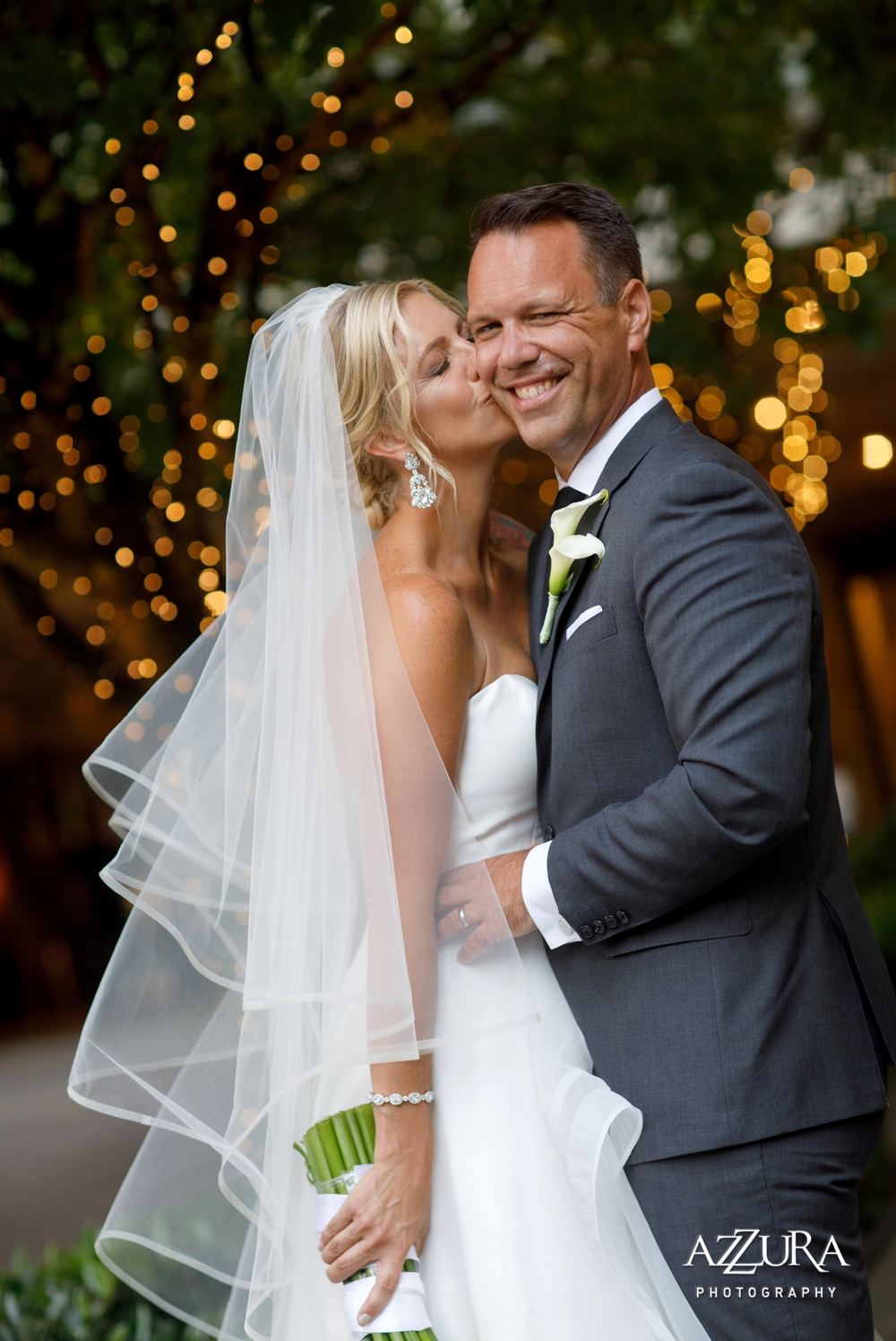 bride_and_groom_at_fairmont_olympic