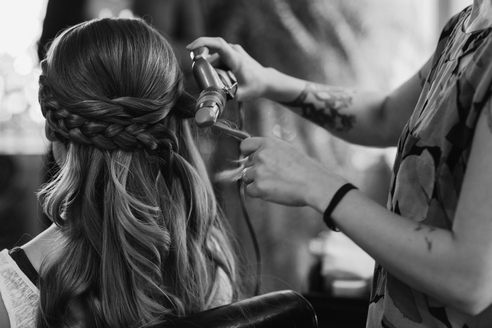 curling_bridesmaids_hair