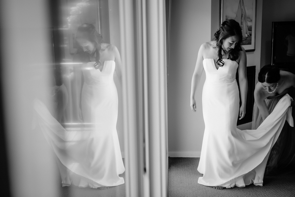 bride-getting-ready-reflection
