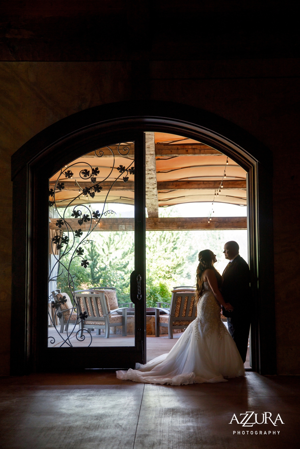 bride-and-groom-in-silhouette