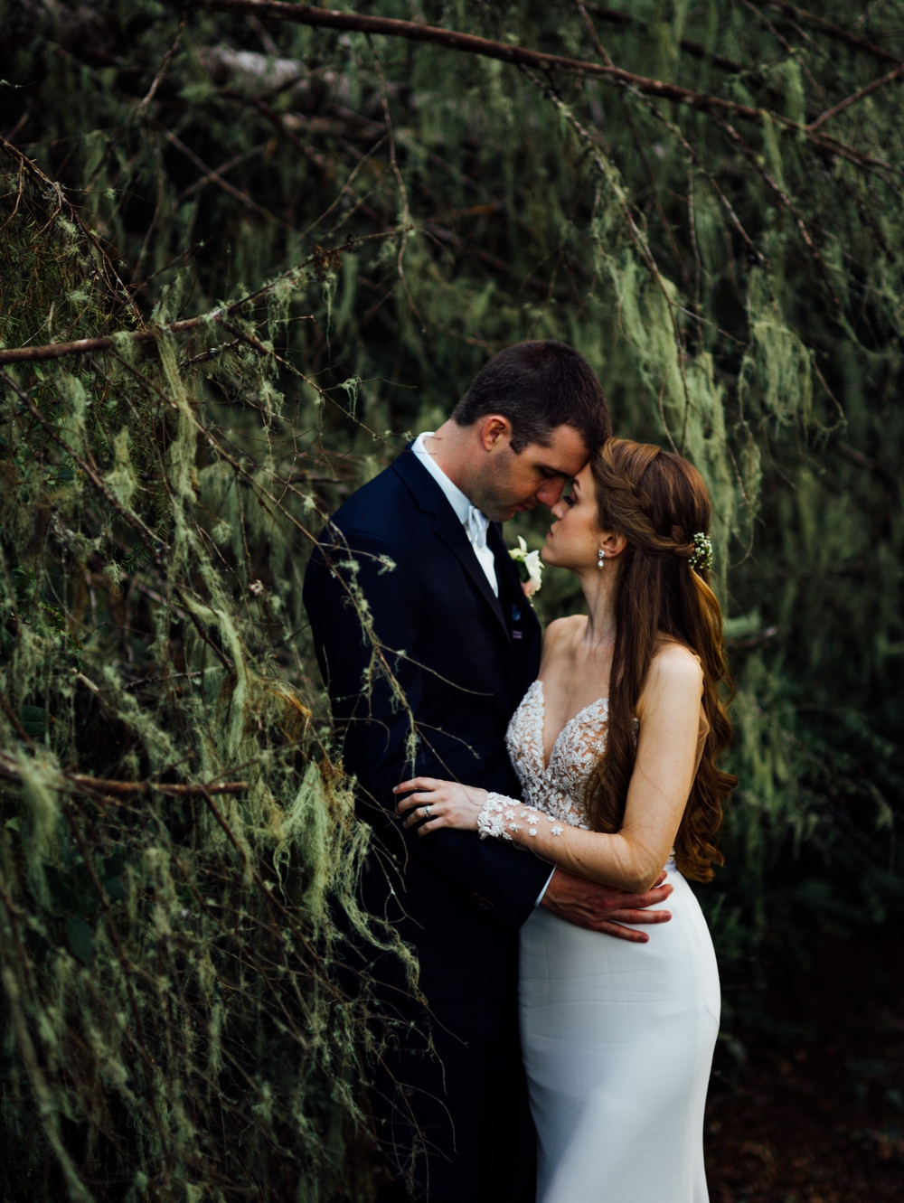 sunset-portraits-bride-and-groom