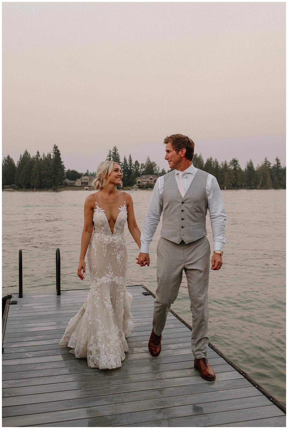 bride and groom on Lake Tapps Bonney Lake 