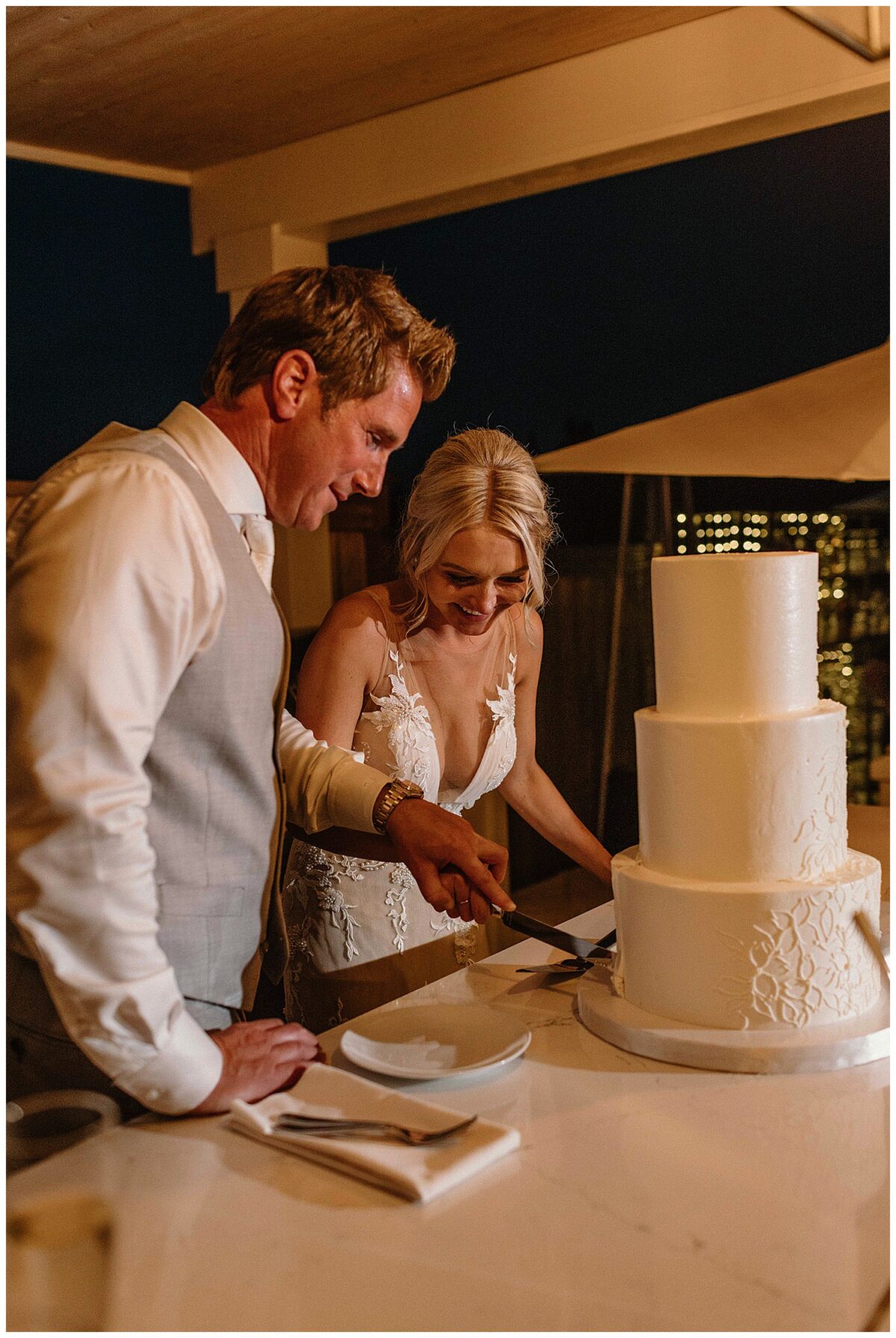 cake cutting 